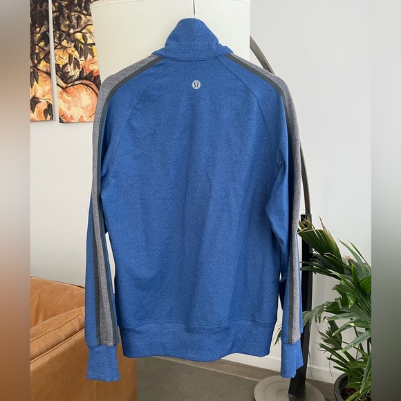 Lululemon Kung Fu Jacket - Picture 5 of 5